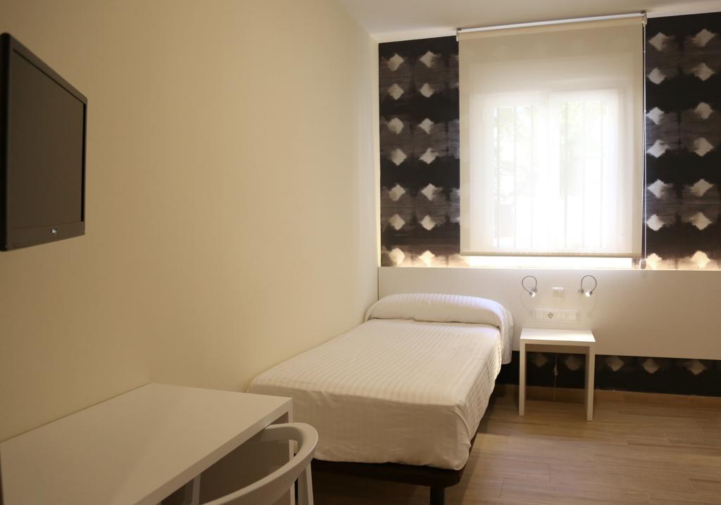 Pension Los Arcos Room photo