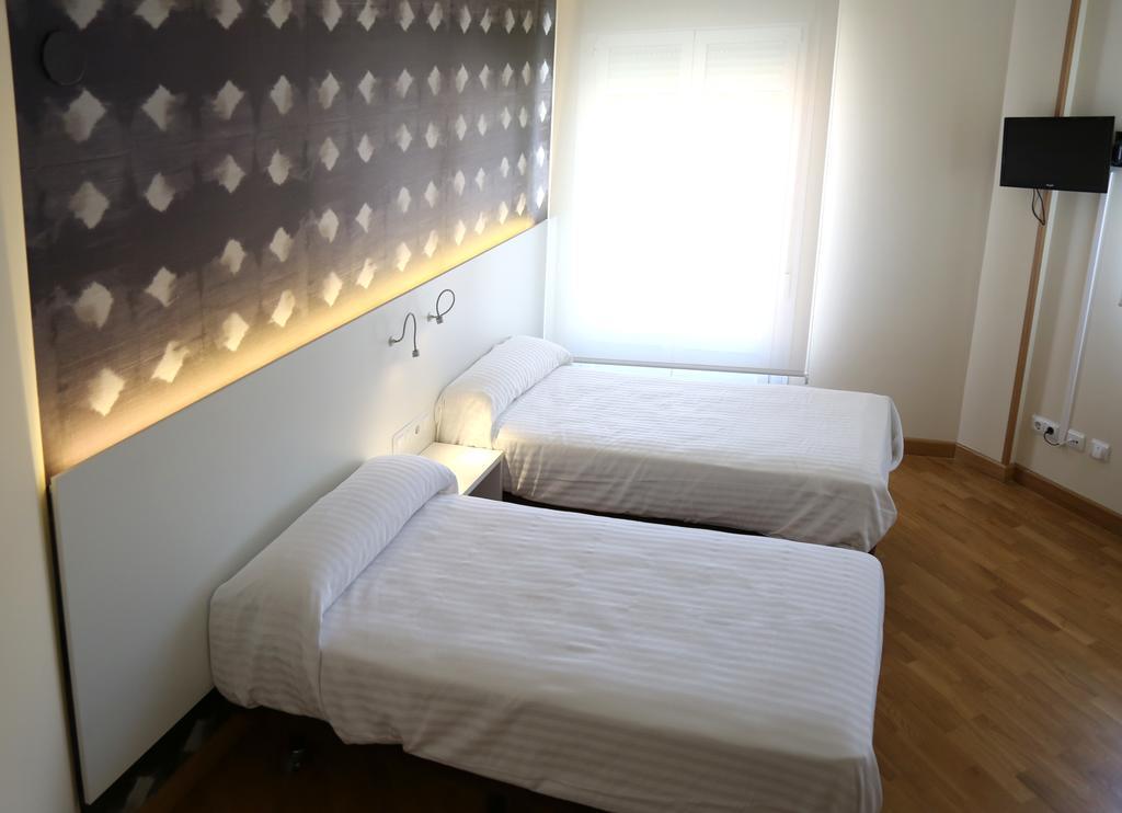 Pension Los Arcos Room photo