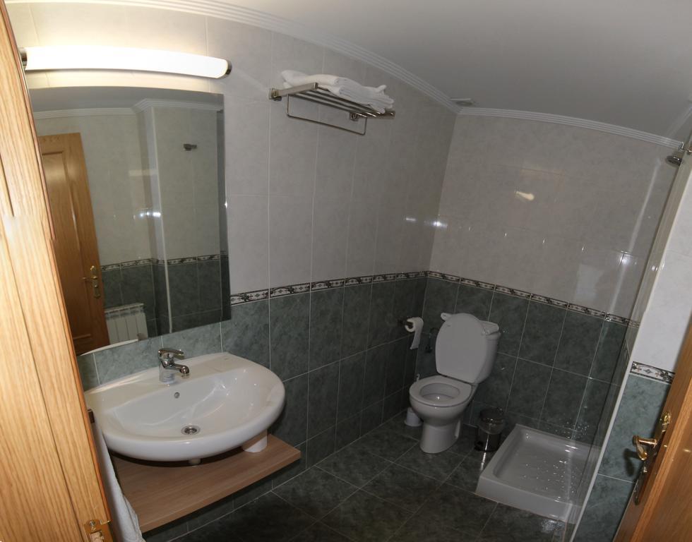Pension Los Arcos Room photo